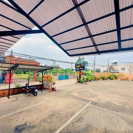 Retro Box Hotel Chumphon Dış mekan fotoğraf