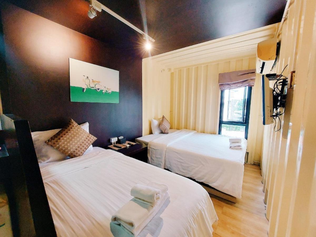 Retro Box Hotel Chumphon Dış mekan fotoğraf