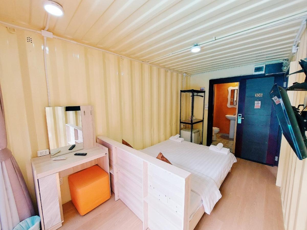 Retro Box Hotel Chumphon Dış mekan fotoğraf