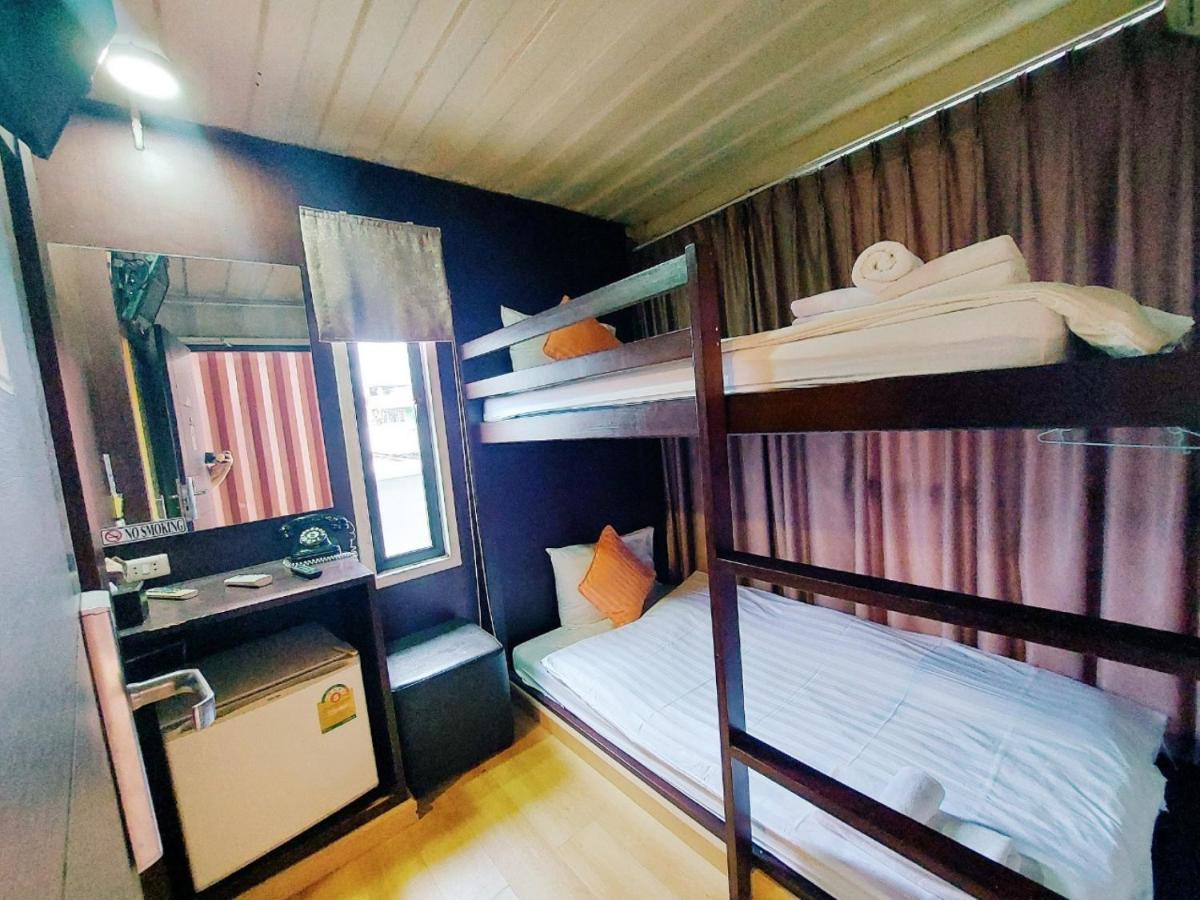 Retro Box Hotel Chumphon Dış mekan fotoğraf