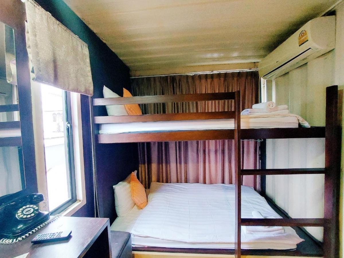 Retro Box Hotel Chumphon Dış mekan fotoğraf