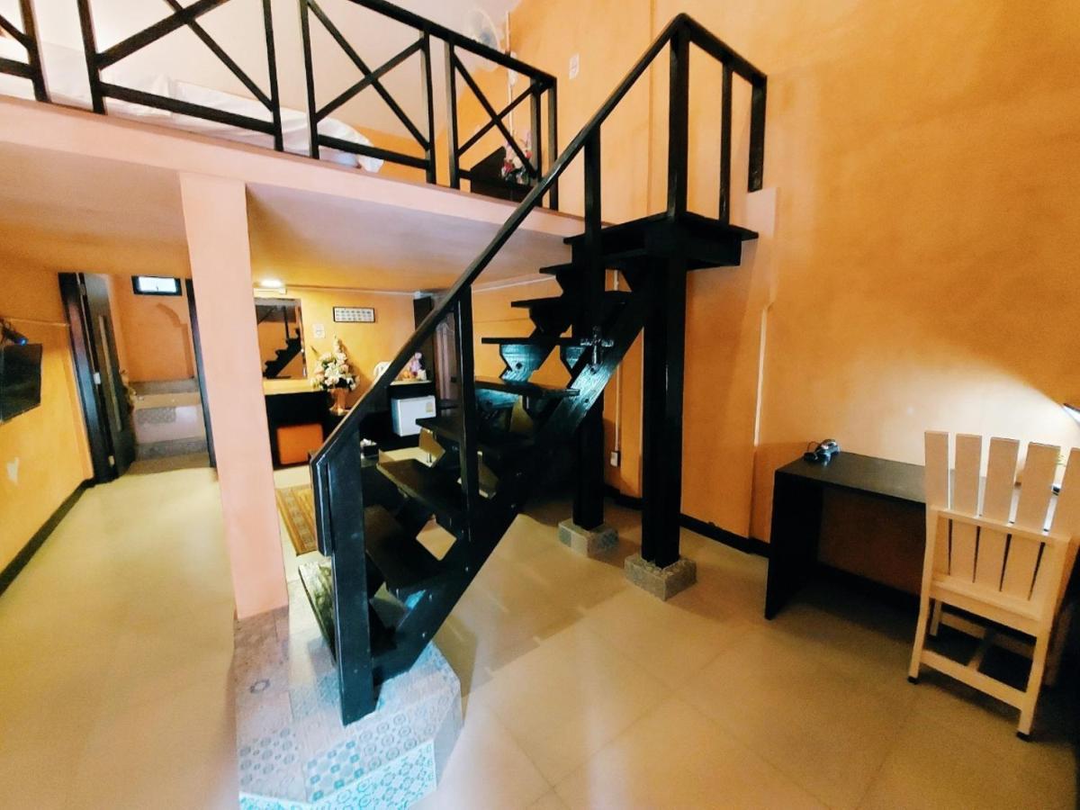 Retro Box Hotel Chumphon Dış mekan fotoğraf