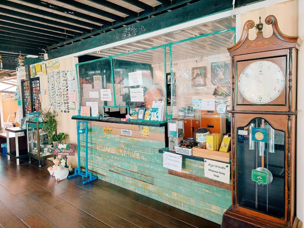 Retro Box Hotel Chumphon Dış mekan fotoğraf