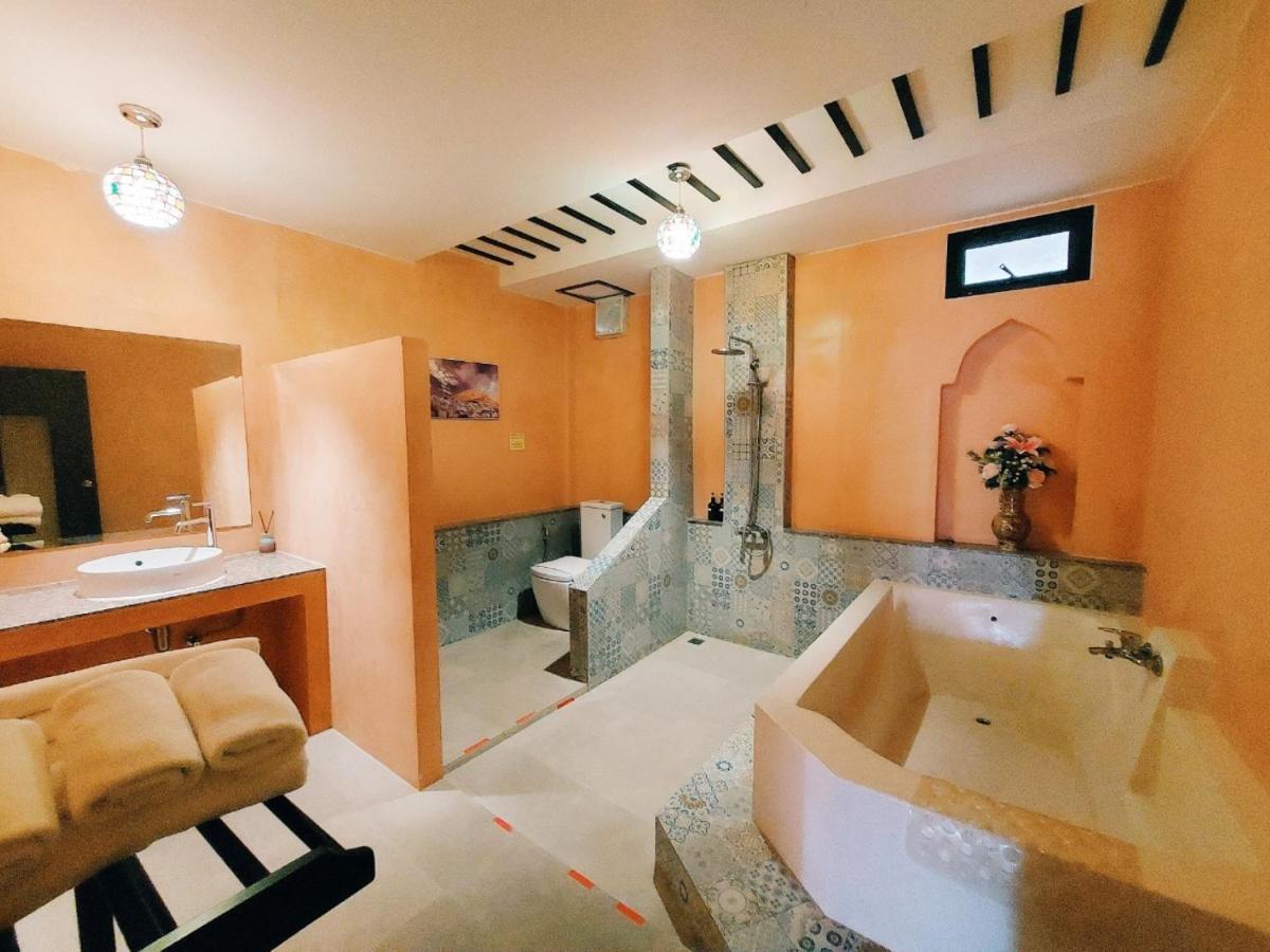 Retro Box Hotel Chumphon Dış mekan fotoğraf