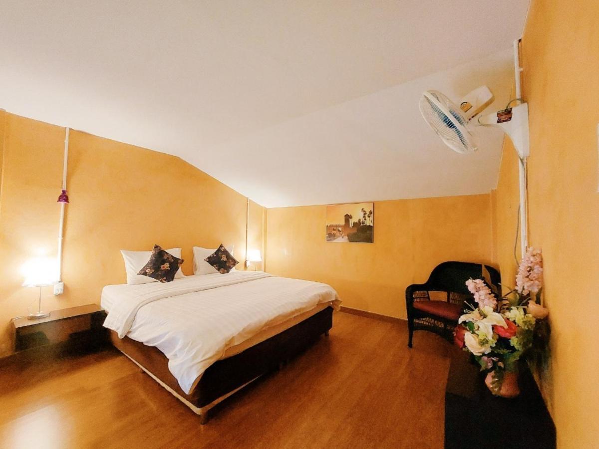Retro Box Hotel Chumphon Dış mekan fotoğraf