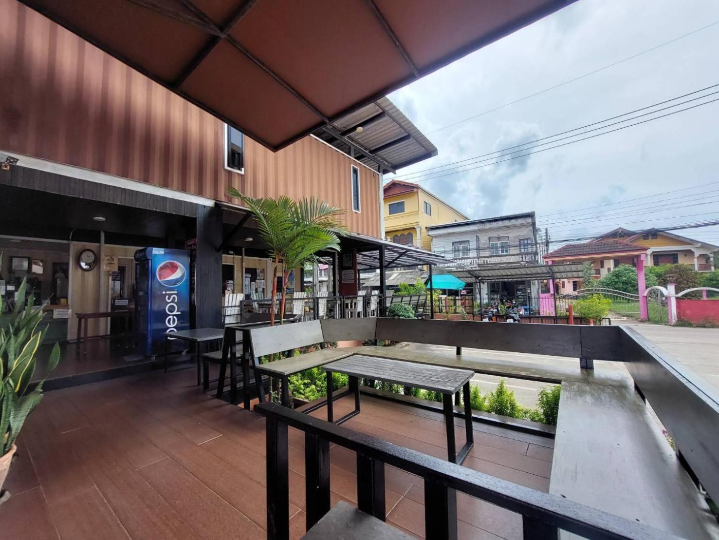 Retro Box Hotel Chumphon Dış mekan fotoğraf