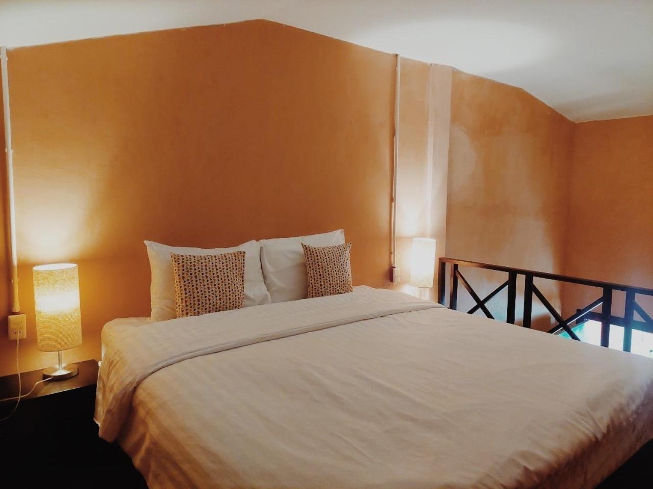Retro Box Hotel Chumphon Dış mekan fotoğraf
