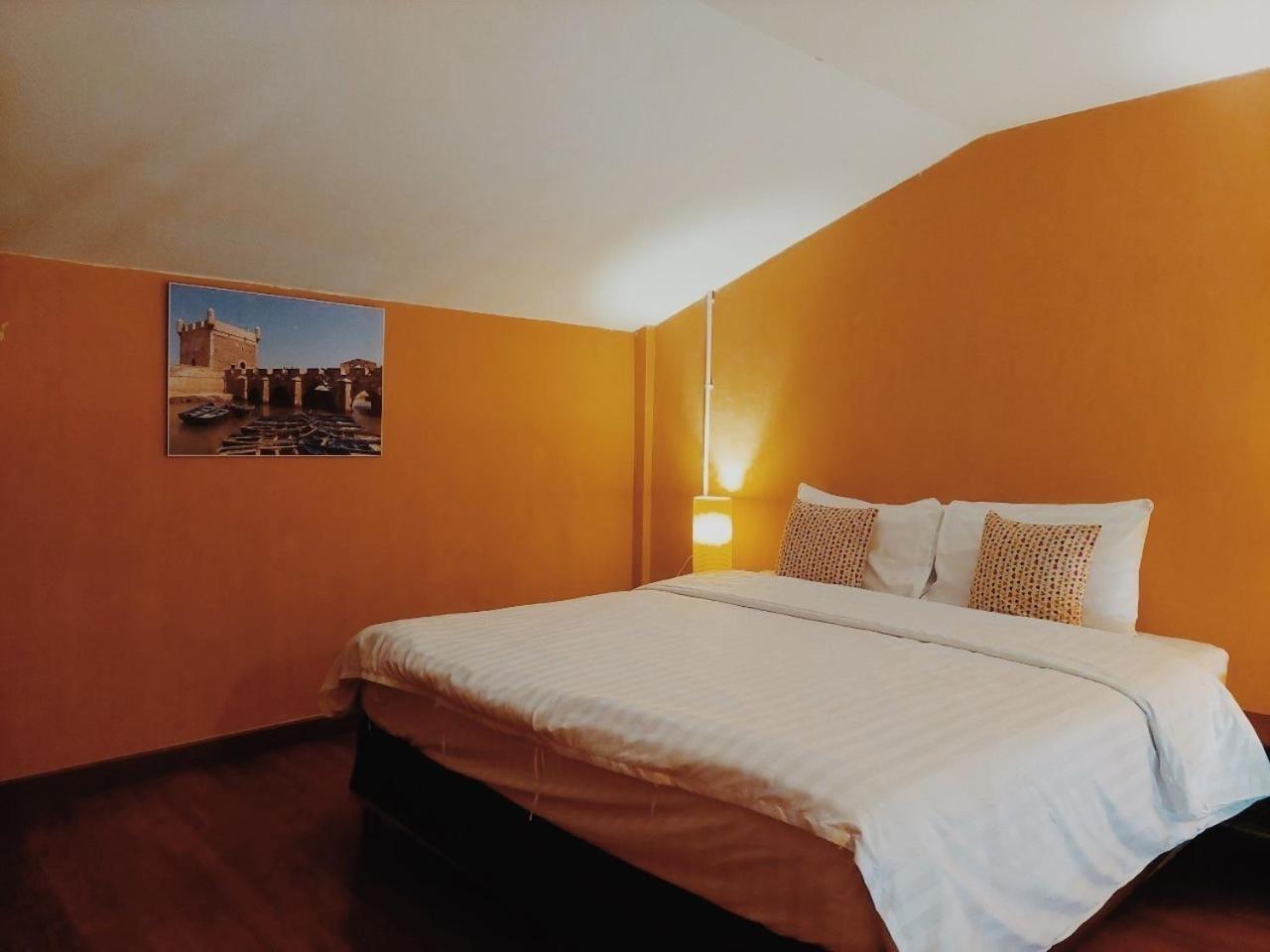 Retro Box Hotel Chumphon Dış mekan fotoğraf