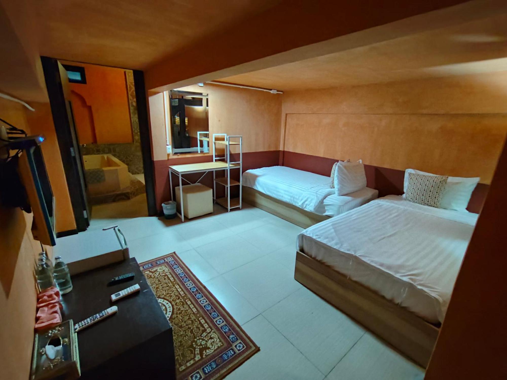 Retro Box Hotel Chumphon Dış mekan fotoğraf
