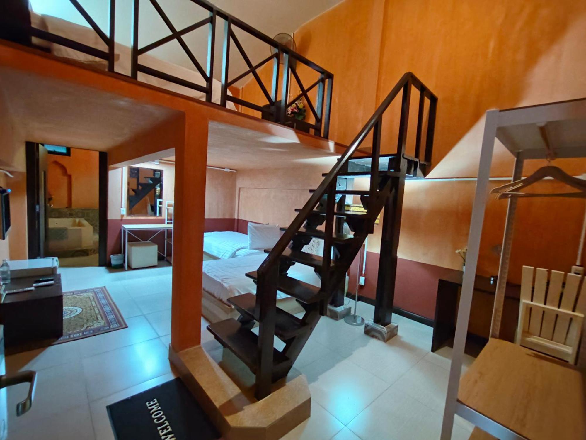 Retro Box Hotel Chumphon Dış mekan fotoğraf