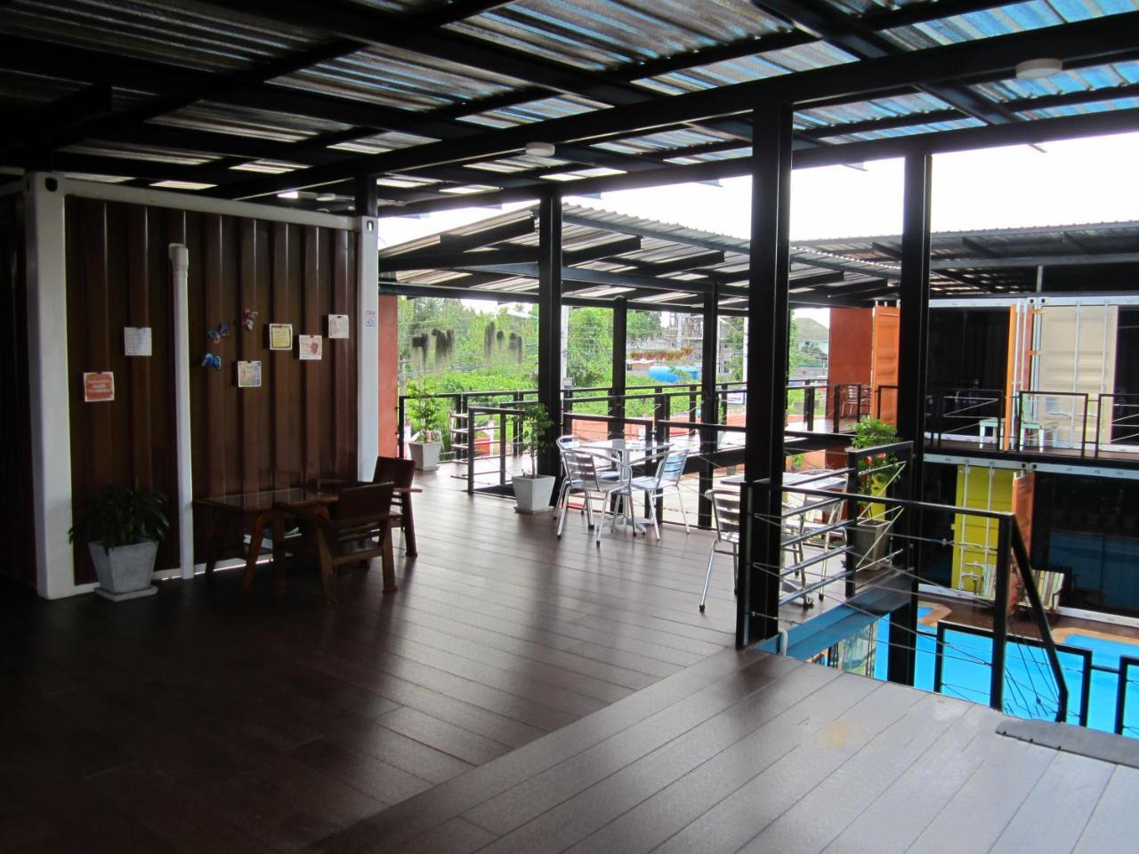 Retro Box Hotel Chumphon Dış mekan fotoğraf